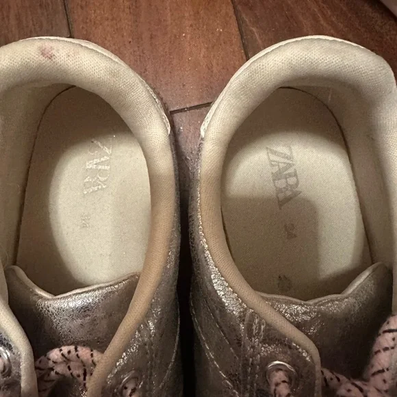 ✨ Zara Kids Silver Glitter Sneakers – Size 34 ✨ - Picture 2 of 4